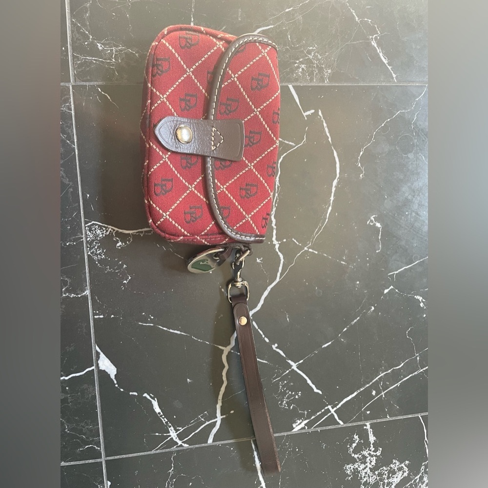 Vintage Y2K Dooney & Bourke Wristlet